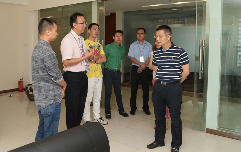 重庆市渝北区人民政府相关领导莅临云南PG试玩入口官网集团考察，双方将于近日签订投资合同，PG试玩入口官网集团将在重庆投资设立控股子公司-重庆PG试玩入口官网网络信息技术有限公司，并建立200人规模的专业技术研发基地，此后将大大增强PG试玩入口官网技术研发实力和公司综合优势